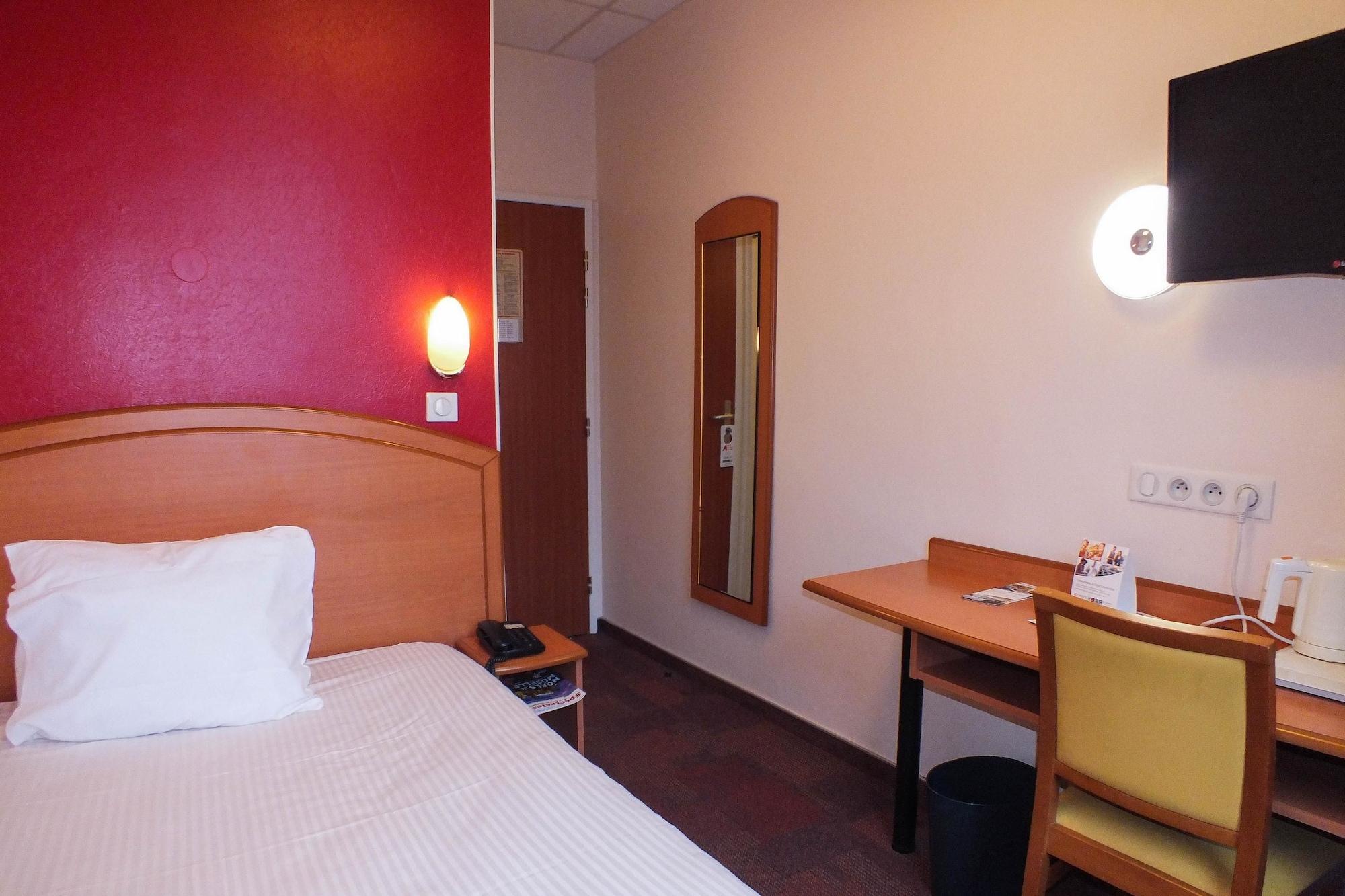 Comfort Hotel Cecil Metz Gare Bagian luar foto