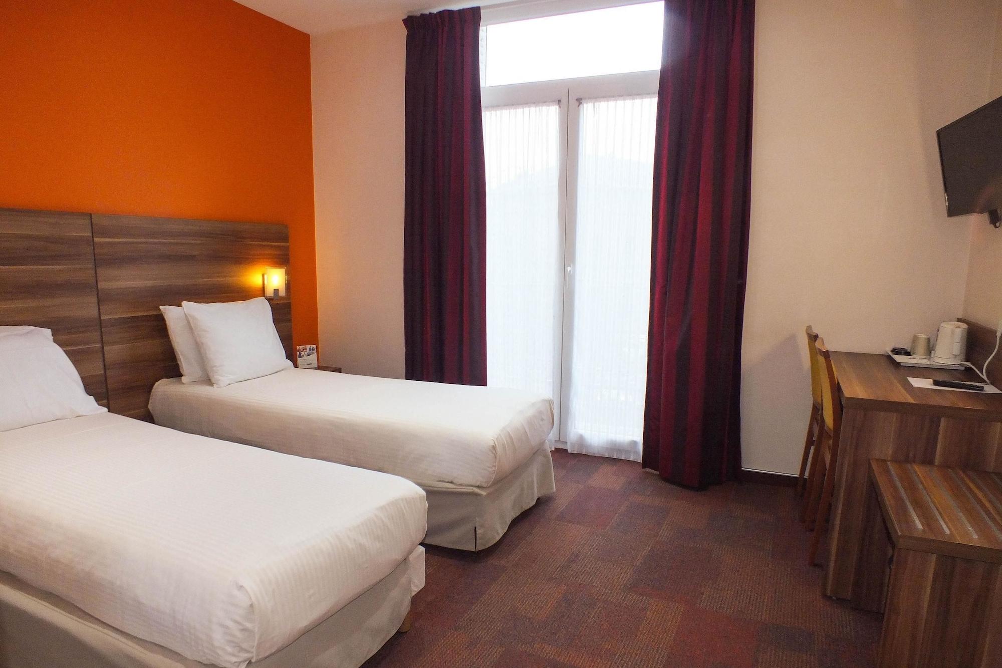 Comfort Hotel Cecil Metz Gare Bagian luar foto
