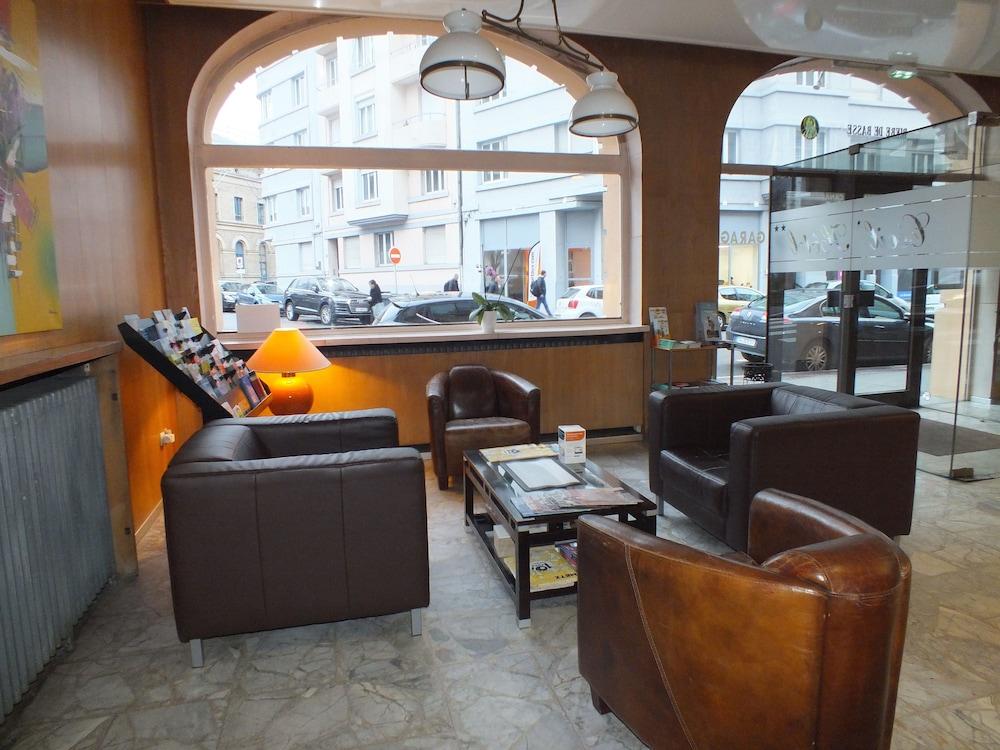 Comfort Hotel Cecil Metz Gare Bagian luar foto