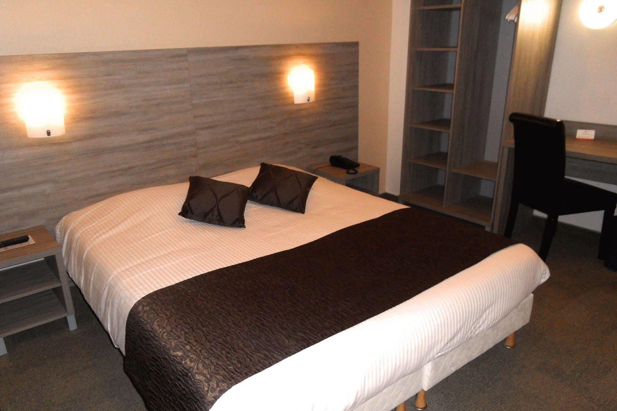 Comfort Hotel Cecil Metz Gare Bagian luar foto