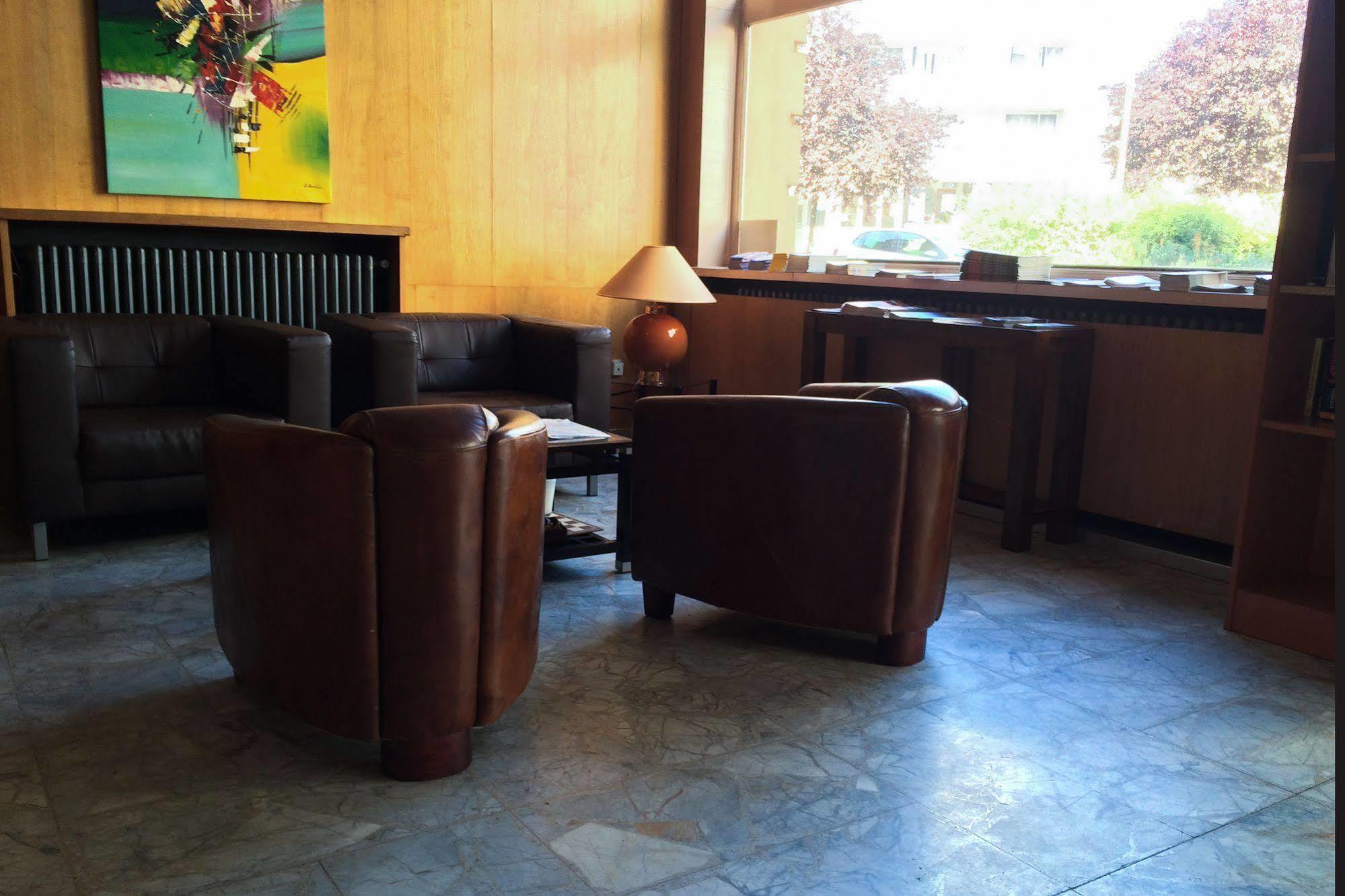 Comfort Hotel Cecil Metz Gare Bagian luar foto